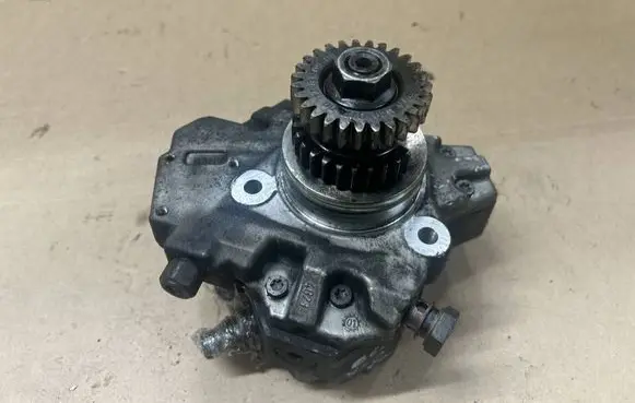 Mercedes-Benz GL X164 Fuel injection high pressure pump A6290700001 6290700001