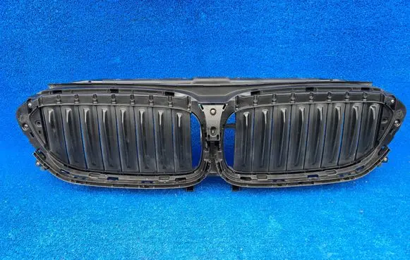 BMW 5 G30 G31 G38 Front grill 7497279