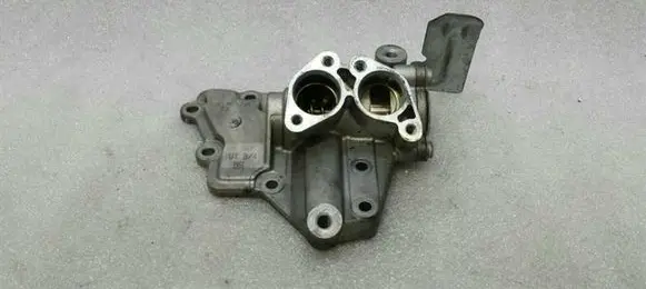 Mercedes-Benz S W221 Oil filter mounting bracket A2751800334