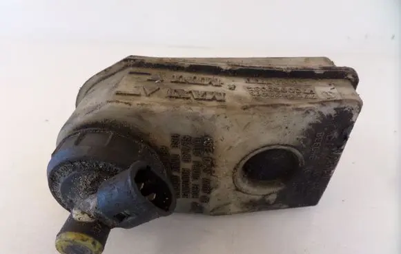 Renault Scenic I Master brake cylinder 7700436913 7700828034