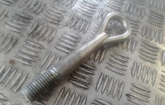 Nissan Qashqai+2 Towing hook eye 