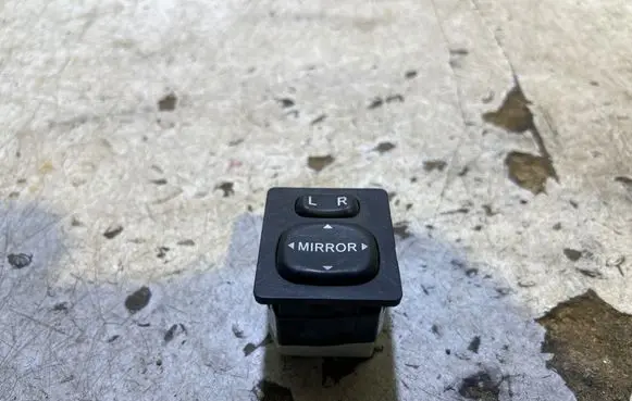 Toyota RAV 4 (XA20) Wing mirror switch 769746