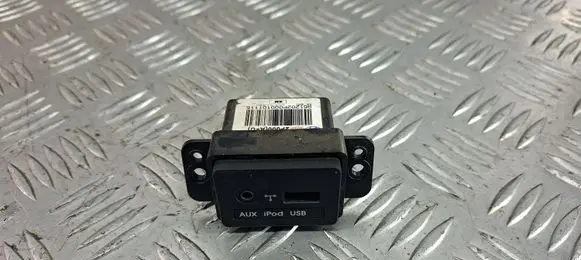 KIA Sorento AUX in-socket connector 2P000AU