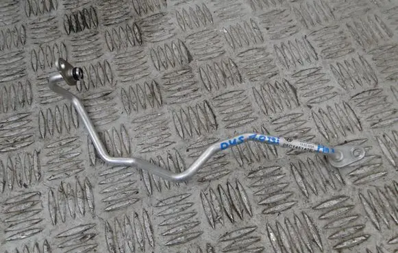Skoda Kamiq Turbo turbocharger oiling pipe/hose 