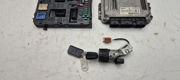 Peugeot Partner Engine ECU kit and lock set 9664843780