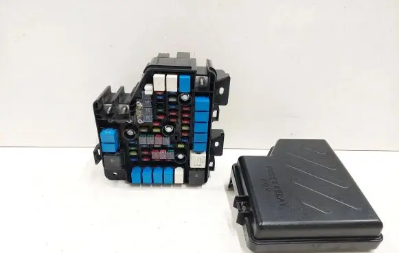 Hyundai Santa Fe Fuse module 919502B100