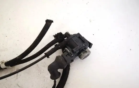 Audi A2 Turbo solenoid valve 1j0906283a