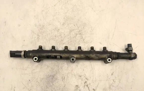 Volvo V70 Fuel main line pipe 0445215010 000525L1 8658252