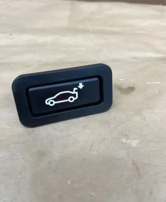 BMW 7 E65 E66 Tailgate/boot open switch button 8375580
