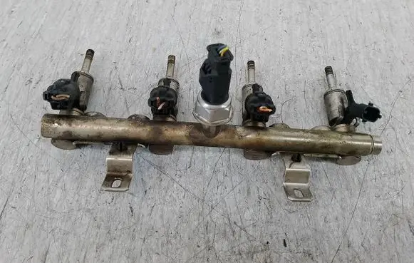 Peugeot 508 Fuel main line pipe V7568051