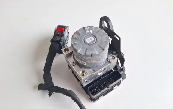 Volkswagen Golf VII ABS Pump 5Q0614517EE 10062737381 10091703233