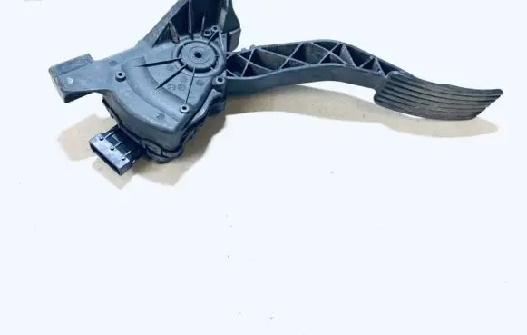 Mitsubishi Colt Accelerator throttle pedal a4543000304 mn125792
