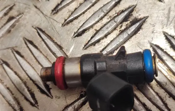 Dodge Challenger Fuel injector 05281900AA