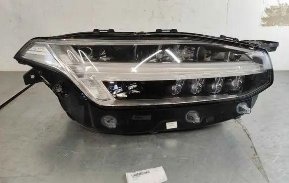 Volvo XC90 Headlight/headlamp 31446689