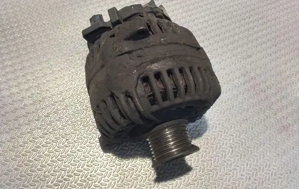 Nissan Interstar Generator/alternator 0124525133