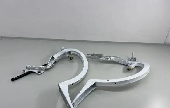 Audi A6 C7 Tailgate/trunk/boot hinge 4g5827301
