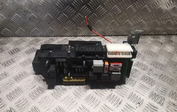 Mercedes-Benz E W212 Fuse box set 2129004201 A2129004201