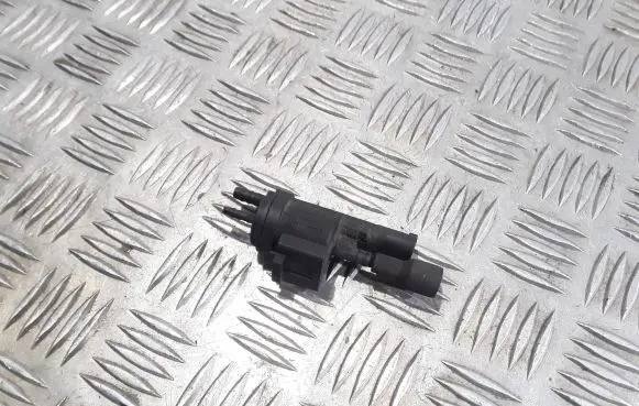 Mercedes-Benz ML W164 Valve vacuum 0025401497