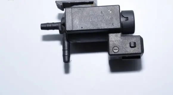 BMW 5 E39 Turbo solenoid valve 1742712