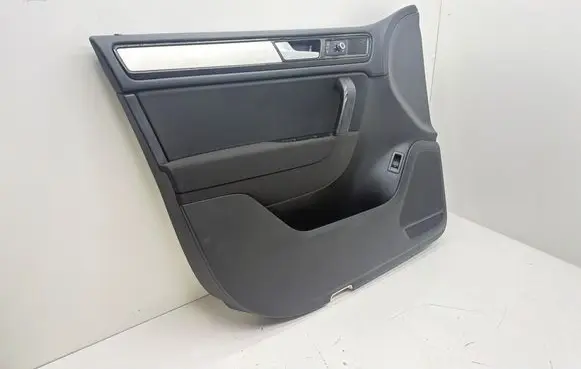 Volkswagen Touareg II Front door card panel trim 7P1867011