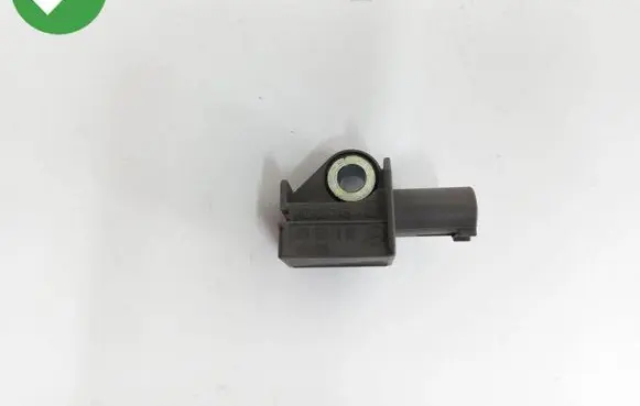 Mercedes-Benz C W204 Airbag deployment crash/impact sensor A2048201985 04896011AB 5WK43584