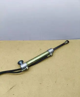 Tailgate strut