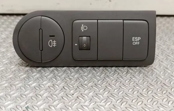 Hyundai H-1, Starex, Satellite Light switch 933104H000