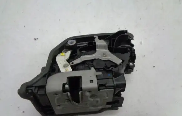 BMW X1 F48 F49 Front door lock 7281931