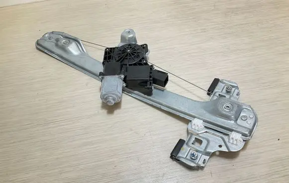 Opel Mokka X Rear door window regulator with motor 98920