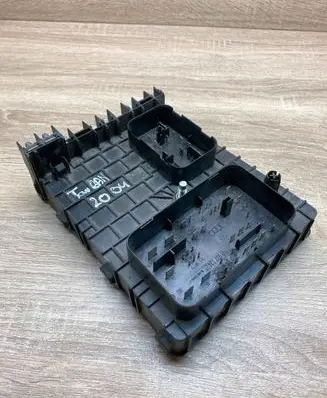 Volkswagen Touran I Fuse module 1K0937124P 1418986