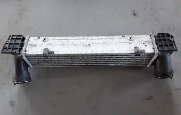 BMW X1 E84 Intercooler radiator 3093796