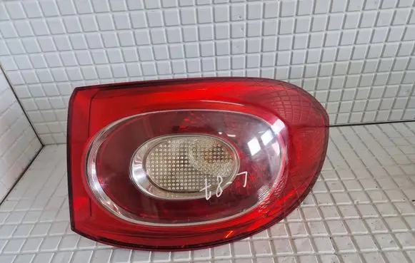 Volkswagen Tiguan Rear/tail lights 5N0945096J