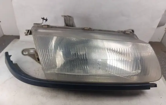 Mazda 323 F Headlight/headlamp 11061700