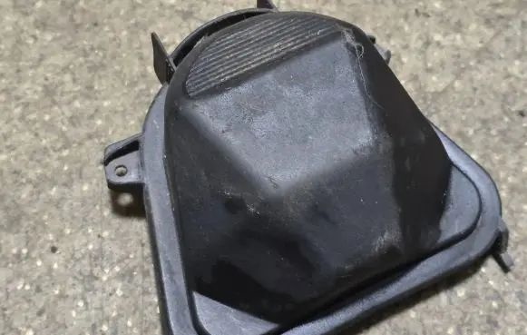 BMW 7 E38 Headlight/headlamp dust cover 1305219045