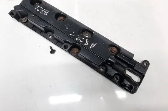 Peugeot 607 Rocker cam cover 9637552180