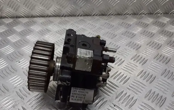Renault Megane II Fuel injection high pressure pump 8201103766