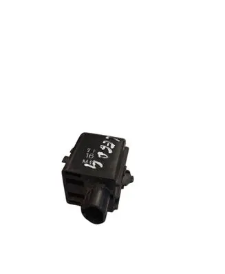 Subaru Legacy Seat belt warning relay 0689004130