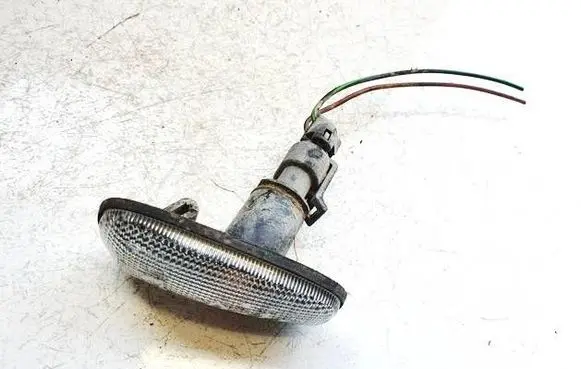 Opel Astra H Front fender indicator light 90560403