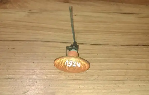 Ford Ka Front fender indicator light