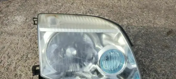 Nissan X-Trail T30 Headlight/headlamp