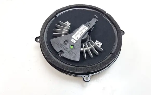 Maserati Quattroporte Subwoofer speaker 280868001 197503