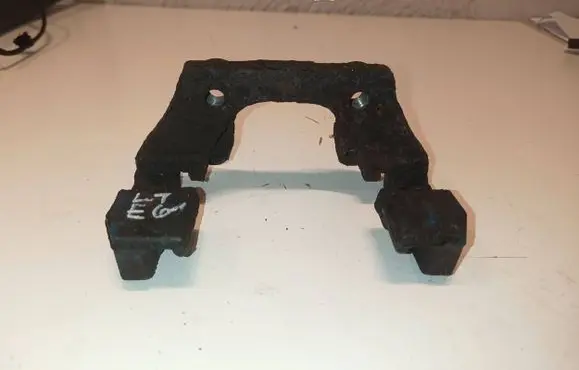 BMW 5 E60 E61 Brake caliper pad carrier rear 