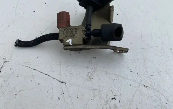 Toyota Corolla Verso E121 Turbo solenoid valve 2586064140