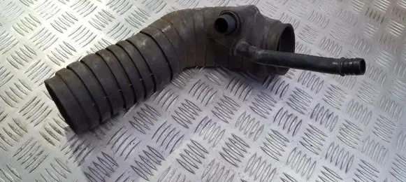 Volkswagen PASSAT B3 Air intake hose/pipe