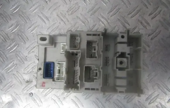 Toyota RAV 4 (XA20) Comfort/convenience module 8273342060 82733-42060
