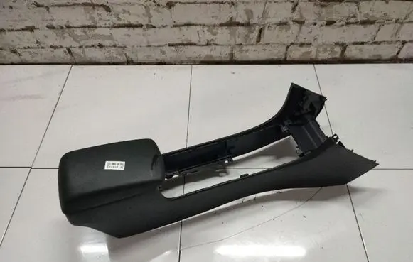 Mazda 3 I Armrest 
