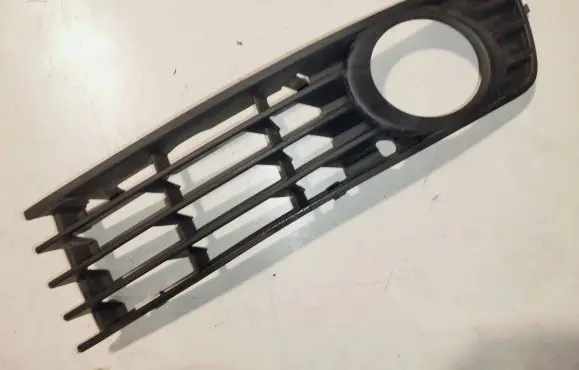 Audi A4 S4 B6 8E 8H Front bumper lower grill 8E0807681 0010111840410