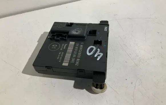 Mercedes-Benz E W211 Door control unit/module 2118703285 00406079