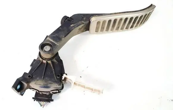 Volkswagen Touareg I Accelerator throttle pedal 7l6723507 6pv007770-24