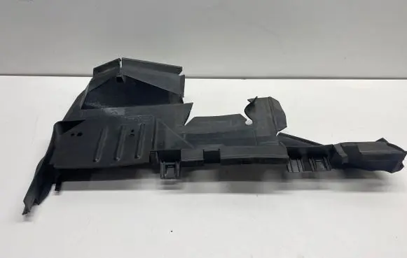 Audi A5 8T 8F Intercooler air guide/duct channel 8T0121284K